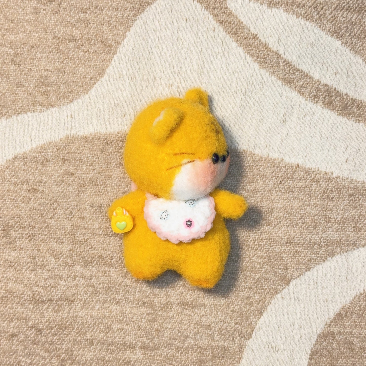 Soft Creature (With Magnet, Head Freely Moved)